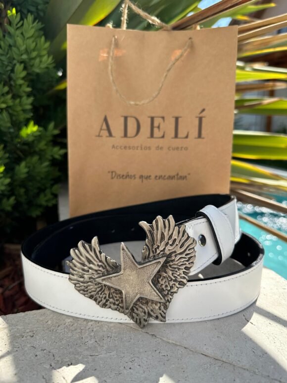 Hebilla diseño estrella alada cuero blanco
