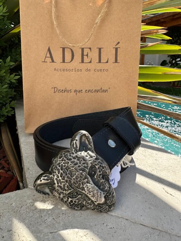 Hebilla diseño leopardo cuero negro