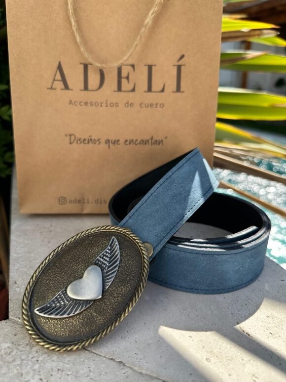Hebilla diseño corazon alas cuero azul piedra