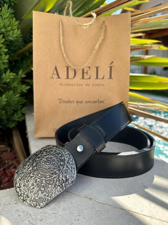 Hebilla diseño mandala cuero negro